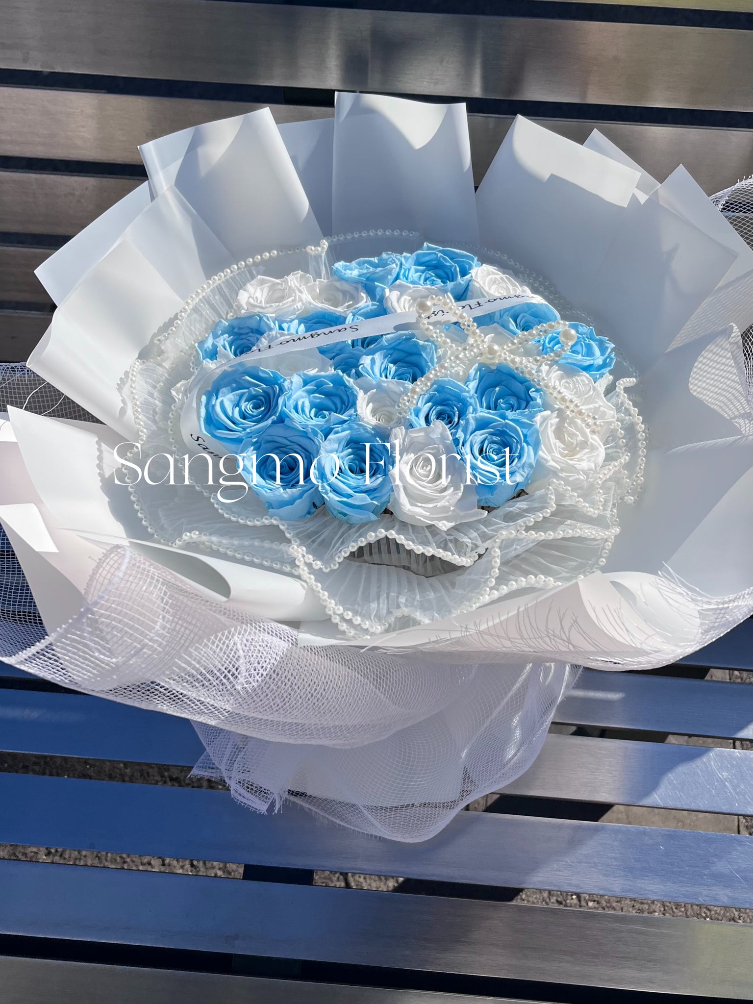 33 stems luxury preserved rose bouquet